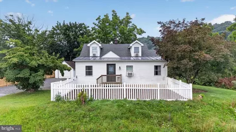 413 Pleasantview Rd, Hummelstown, PA 17036