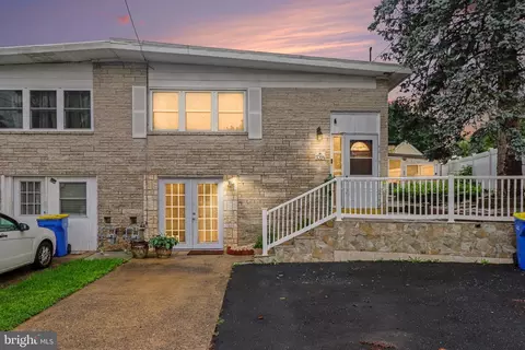 7085 Huntingdon St, Harrisburg, PA 17111