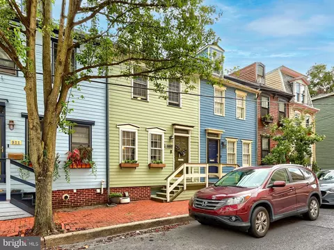 909 Capital St, Harrisburg, PA 17102