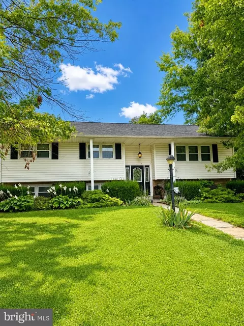 100 N Fairville Ave, Harrisburg, PA 17112