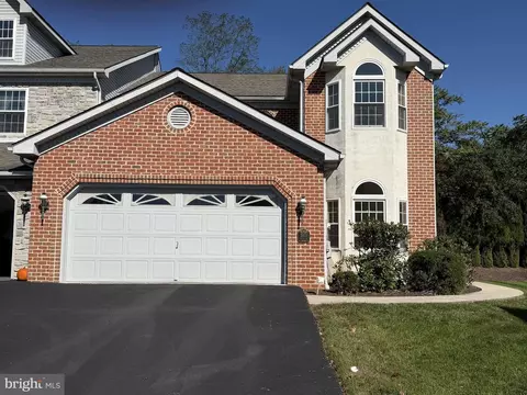 2833 Oakwood Dr, Harrisburg, PA 17110