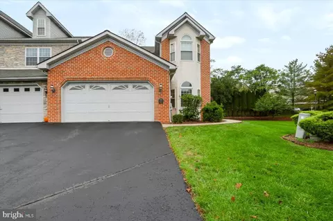 2833 Oakwood Dr, Harrisburg, PA 17110