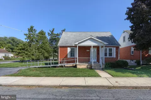 610 W 2nd St, Hummelstown, PA 17036