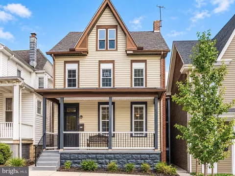 220 Elm St, Steelton, PA 17113