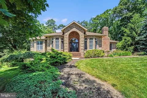 1905 Christopher Pl, Harrisburg, PA 17110