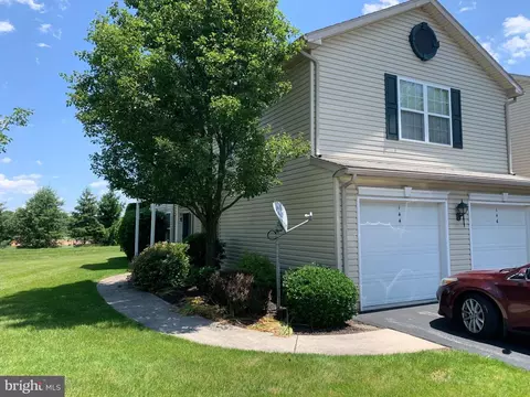 144 Sparrow Rd, Hummelstown, PA 17036