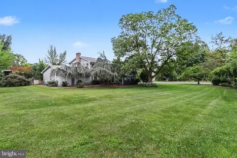 Exterior - 999 Beech Ave, Hershey, PA 17033 photo 11 of 12