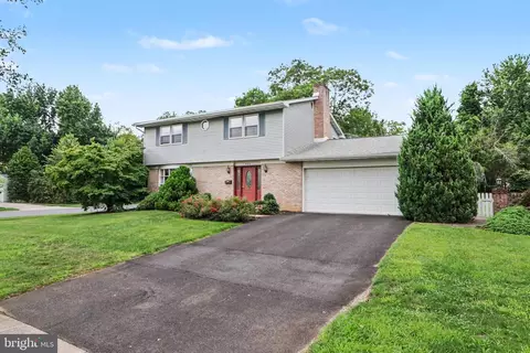 Exterior - 999 Beech Ave, Hershey, PA 17033 photo 2 of 12