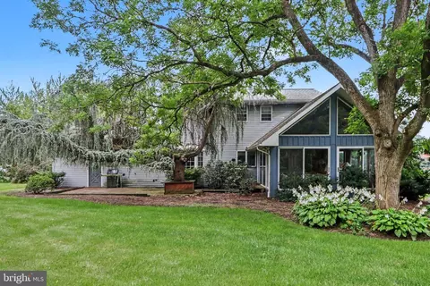 Exterior - 999 Beech Ave, Hershey, PA 17033 photo 8 of 12