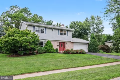 Exterior - 999 Beech Ave, Hershey, PA 17033 photo 3 of 12