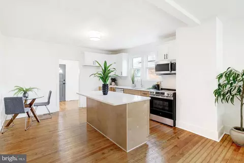 Kitchen - 1421 E Derry Rd, Hershey, PA 17033 photo 1 of 4