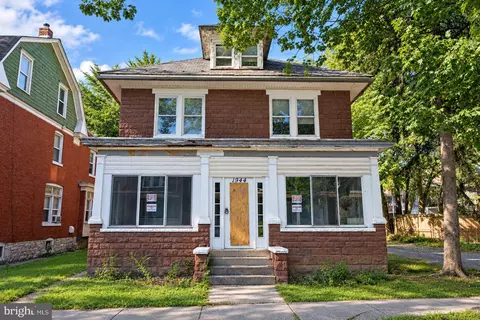 1944 Chestnut St, Harrisburg, PA 17104