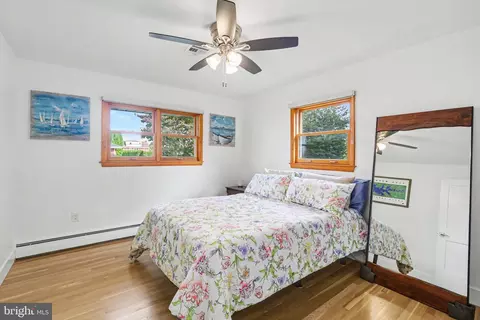Bedroom - 434 Cedar Ave, Hershey, PA 17033 photo 4 of 5
