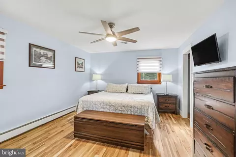 Bedroom - 434 Cedar Ave, Hershey, PA 17033 photo 2 of 5