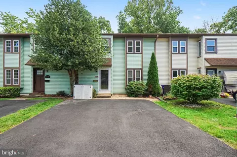 2651 Cranberry Cir, Harrisburg, PA 17110
