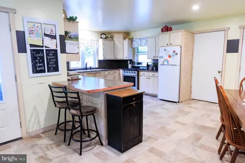 Kitchen - 8930 Route 25, Spring Glen, PA 17978 photo 1 of 5