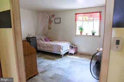 Bedroom - 8930 Route 25, Spring Glen, PA 17978 photo 4 of 6