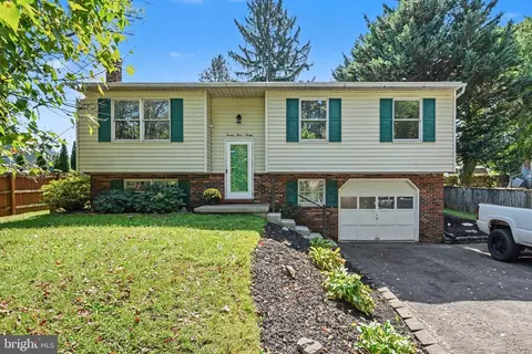 2330 S 5th St, Steelton, PA 17113