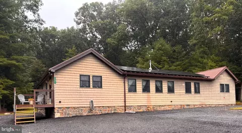 156 Teaberry Ln, Tower City, PA 17980