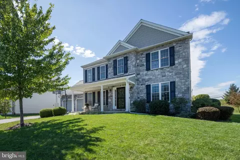 125 Whippoorwill Ln, Hummelstown, PA 17036