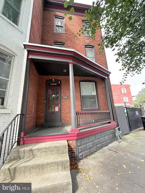 228 S 14th St, Harrisburg, PA 17104