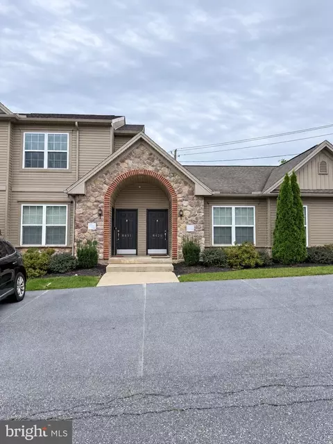 8431 Hilton St, Hummelstown, PA 17036