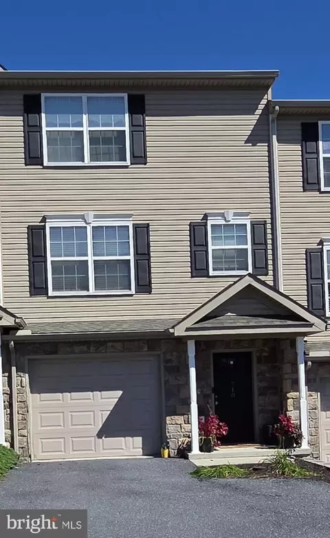 710 Gregs Dr, Harrisburg, PA 17111