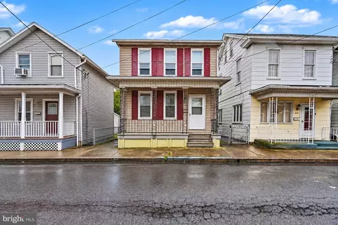 528 S 2nd St, Lykens, PA 17048