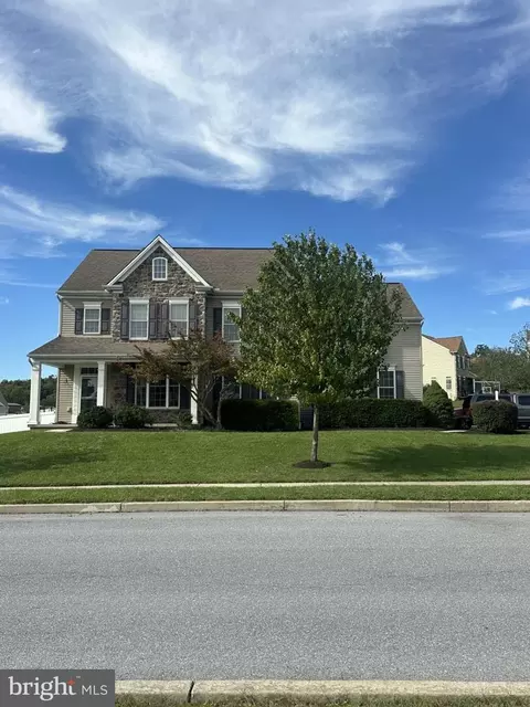 7433 View Crest Dr, Harrisburg, PA 17112