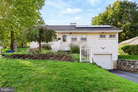4521 Londonderry Rd, Harrisburg, PA 17109