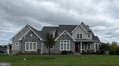149 Willow Creek Ln, Hummelstown, PA 17036