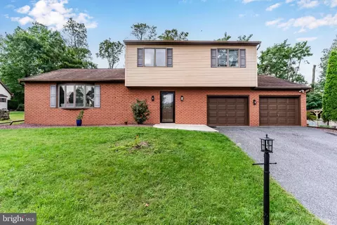 4913 Janelle Dr, Harrisburg, PA 17112