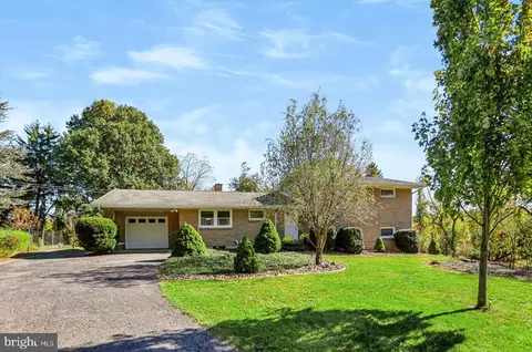 1501 Haven Croft Rd, Harrisburg, PA 17110