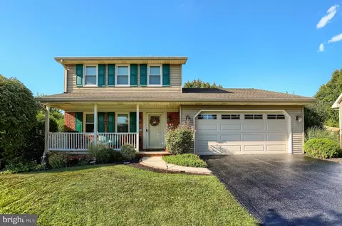 1460 Woodridge Dr, Middletown, PA 17057