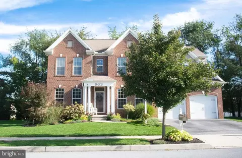 963 Powder Horn Dr, Hummelstown, PA 17036
