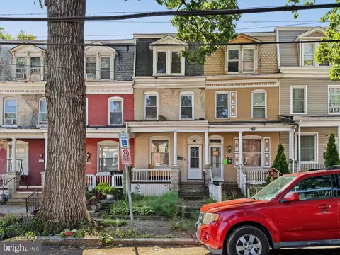 1443 Berryhill St, Harrisburg, PA 17104