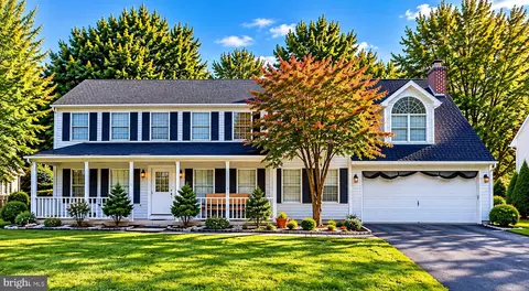 2072 Southpoint Dr, Hummelstown, PA 17036