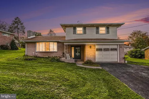1371 Norton Rd, Harrisburg, PA 17113