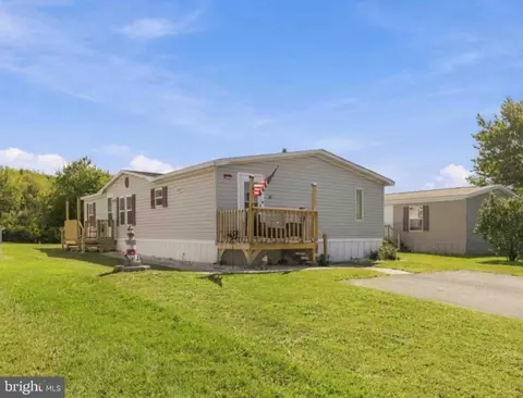 215 Houston Dr, Grantville, PA 17028