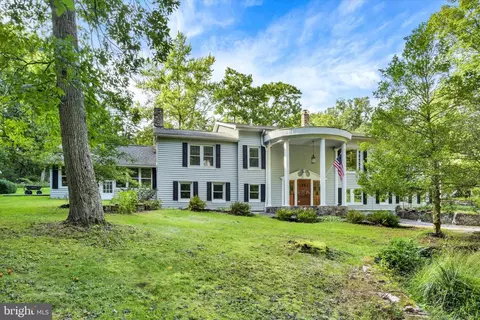 1901 Potato Valley Rd, Harrisburg, PA 17112