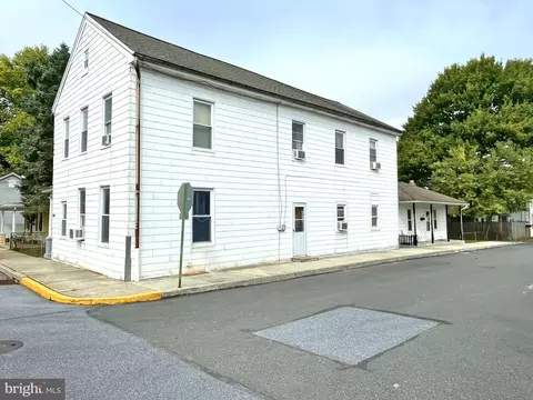 270 W 2nd St, Hummelstown, PA 17036