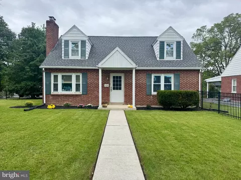 4500 Clarendon St, Harrisburg, PA 17109