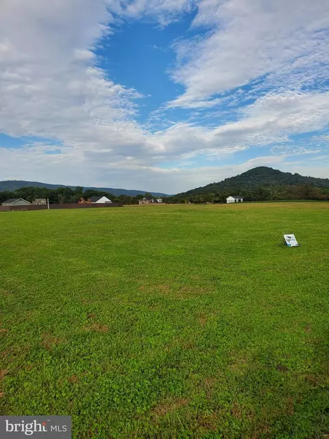 1210 Tannin Way, Dauphin, PA 17018