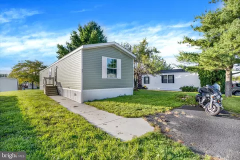 33 Dallas Dr, Grantville, PA 17028