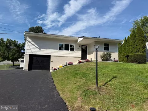 708 Edison Rd, Dauphin, PA 17018