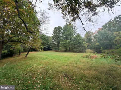 6957 Fishing Creek Valley Rd, Harrisburg, PA 17112