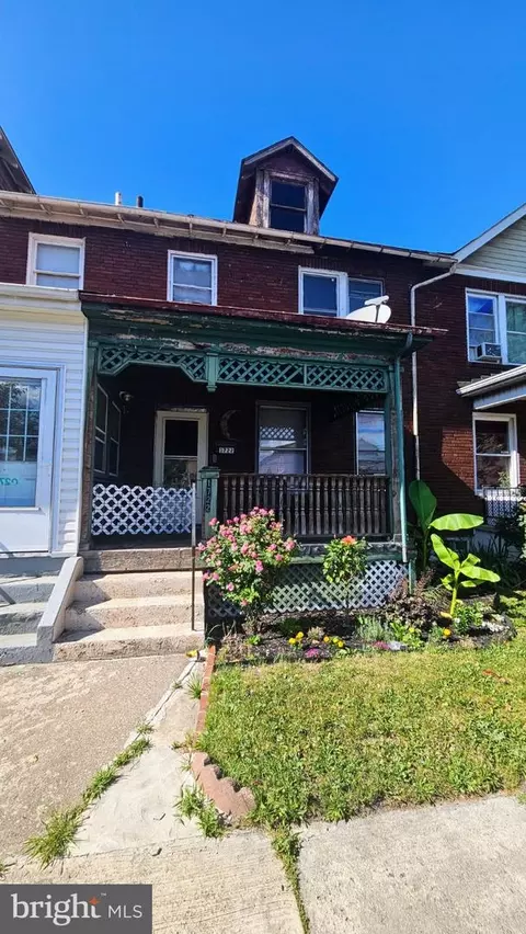 1722 Paxton St, Harrisburg, PA 17104