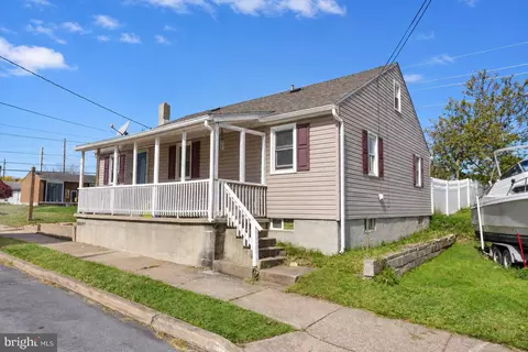 163 State St, Middletown, PA 17057