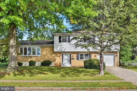 5060 Franklin St, Harrisburg, PA 17111