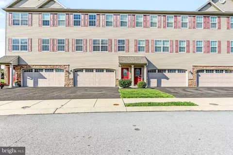 6136 Terry Davis Ct, Harrisburg, PA 17111